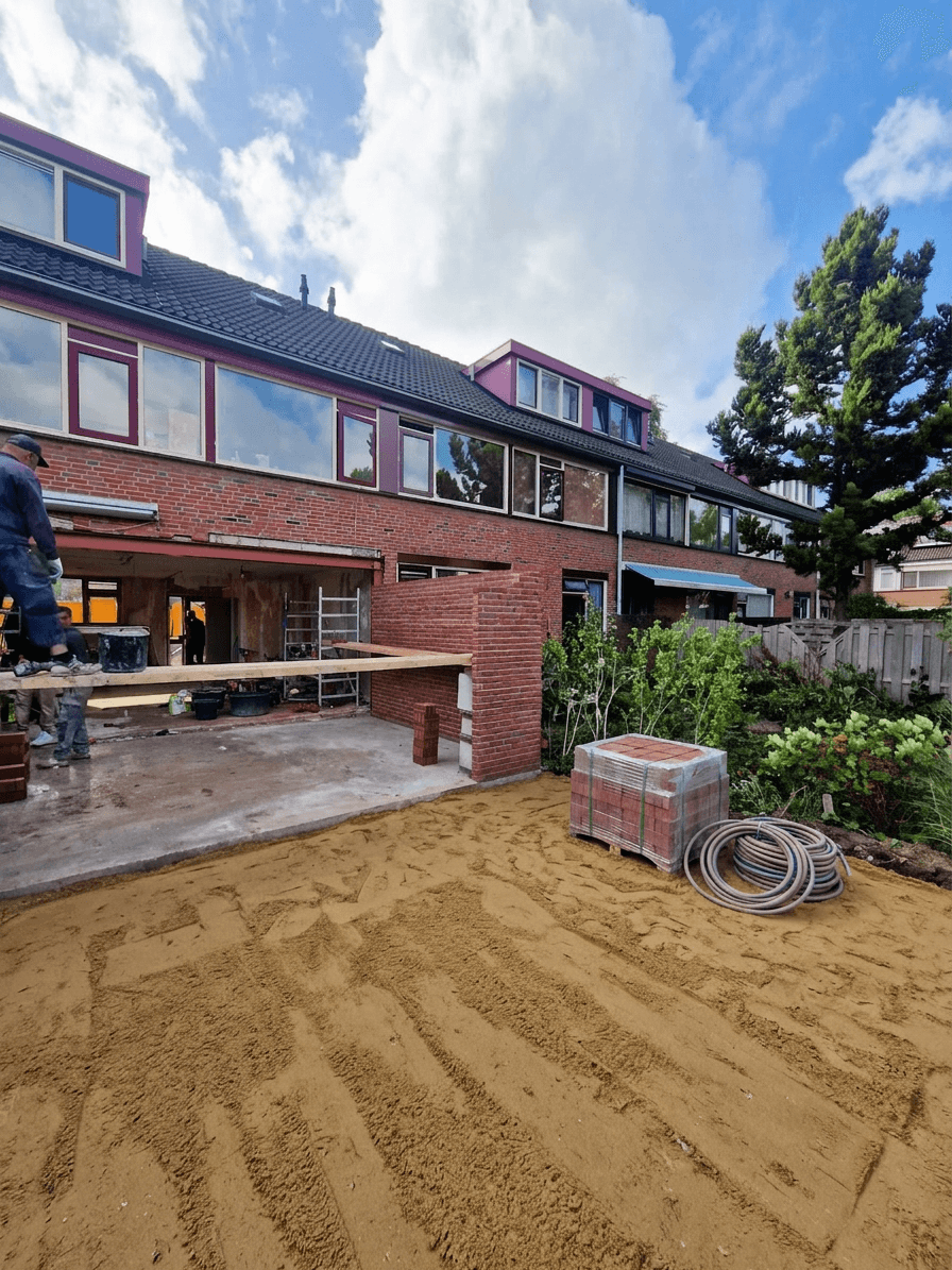 De woning voor de uitbouw